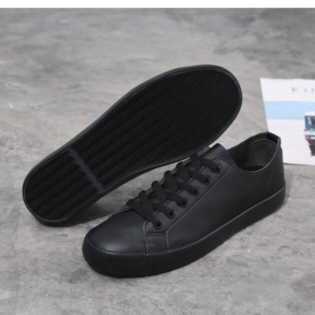 Black Sneakers (Unisex)